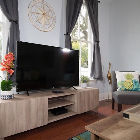 Beautiful Two-Story In Central Galveston, Short Walk To Beach, Near Downtown! | Seas The Breezeヴィラ エクステリア 写真