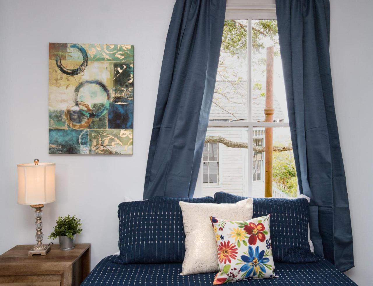 Beautiful Two-Story In Central Galveston, Short Walk To Beach, Near Downtown! | Seas The Breezeヴィラ エクステリア 写真