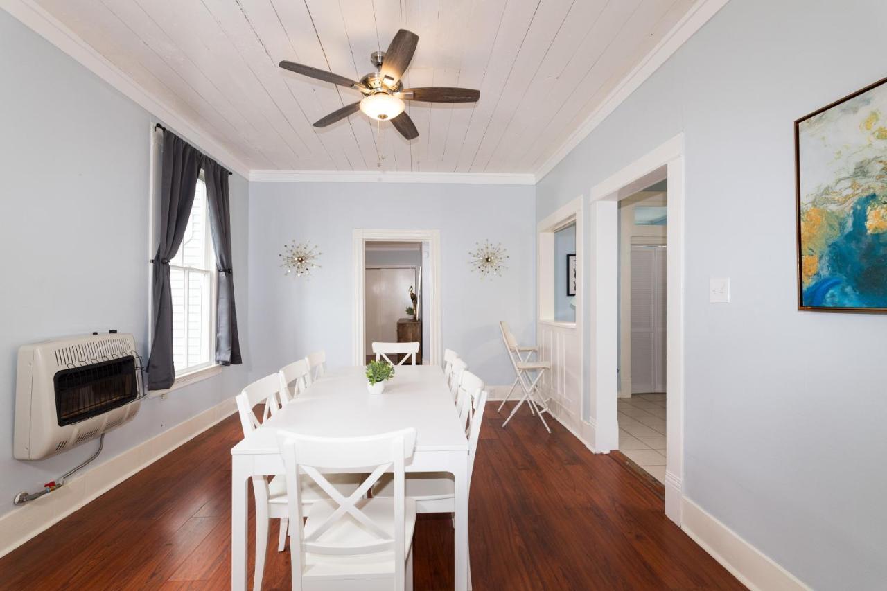 Beautiful Two-Story In Central Galveston, Short Walk To Beach, Near Downtown! | Seas The Breezeヴィラ エクステリア 写真