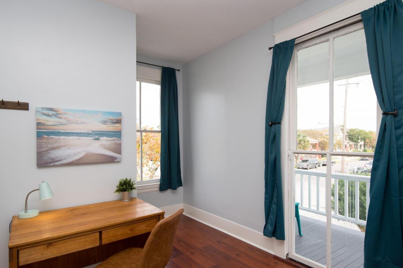 Beautiful Two-Story In Central Galveston, Short Walk To Beach, Near Downtown! | Seas The Breezeヴィラ エクステリア 写真