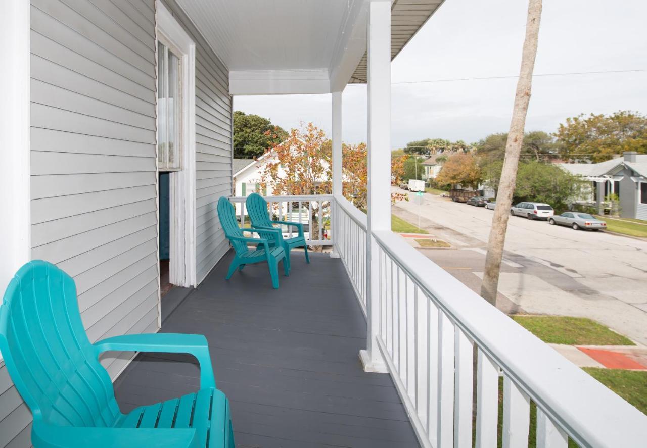 Beautiful Two-Story In Central Galveston, Short Walk To Beach, Near Downtown! | Seas The Breezeヴィラ エクステリア 写真