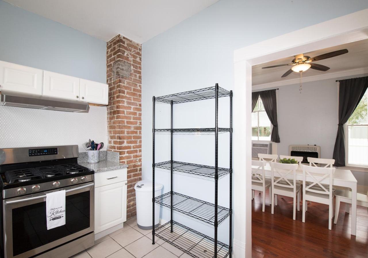 Beautiful Two-Story In Central Galveston, Short Walk To Beach, Near Downtown! | Seas The Breezeヴィラ エクステリア 写真