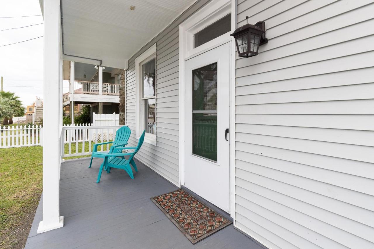 Beautiful Two-Story In Central Galveston, Short Walk To Beach, Near Downtown! | Seas The Breezeヴィラ エクステリア 写真