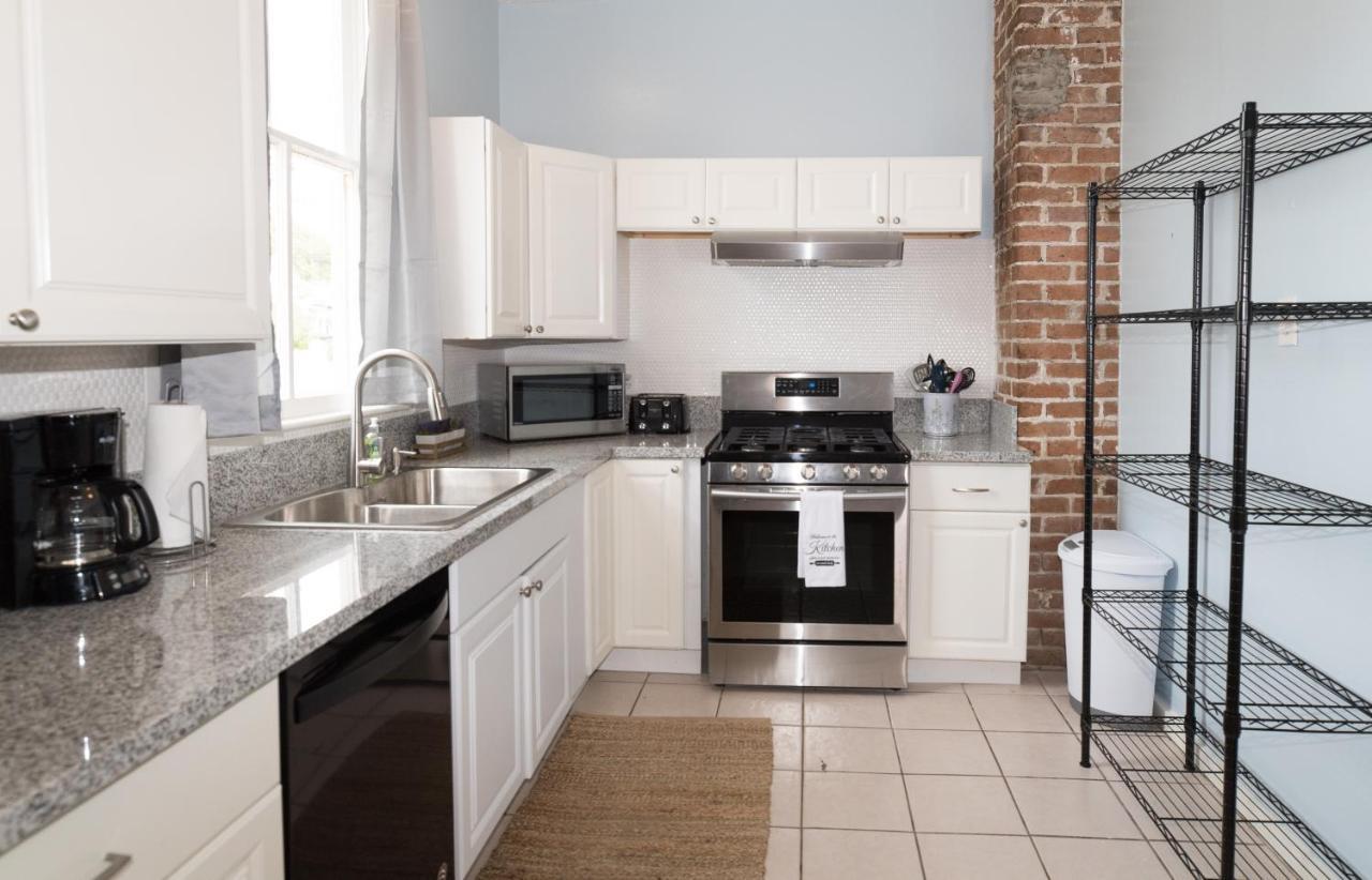 Beautiful Two-Story In Central Galveston, Short Walk To Beach, Near Downtown! | Seas The Breezeヴィラ エクステリア 写真